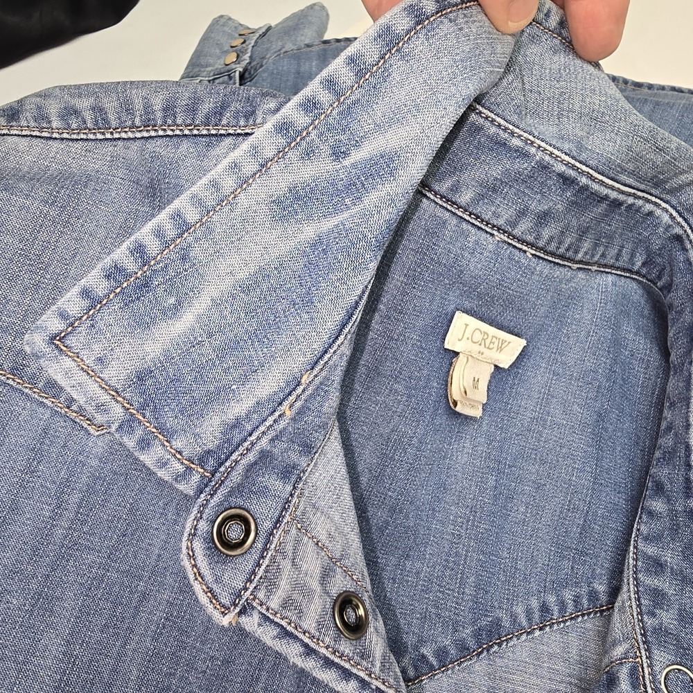 J Crew Denim Shirt Size M Womens Pearl Snap Down Long Sleeve Western Preppy - Picture 8 of 10